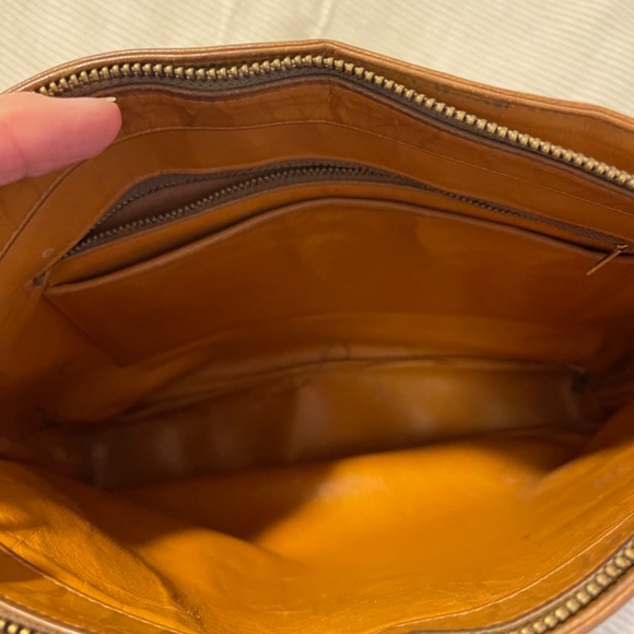 Authentic LV VINTAGE handbag - Picture 3 of 3